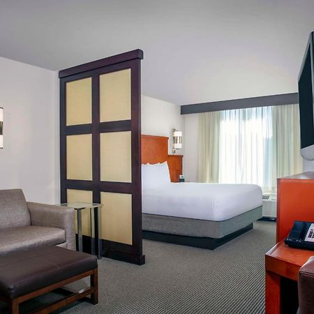 Hyatt Place Raleigh Cary Экстерьер фото